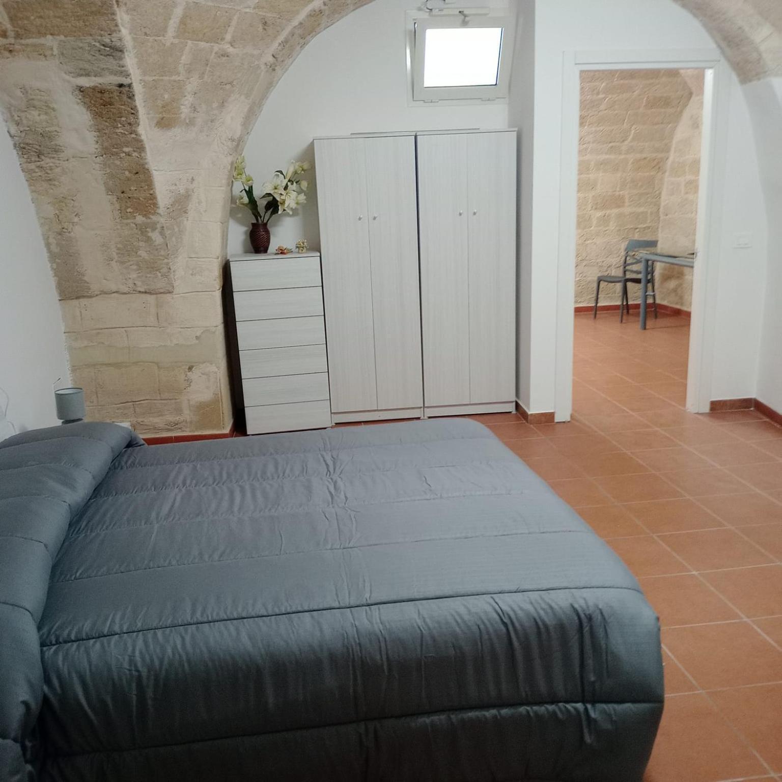 Casa Vacanza Nel Cuore Della Pietra Barletta Exterior photo