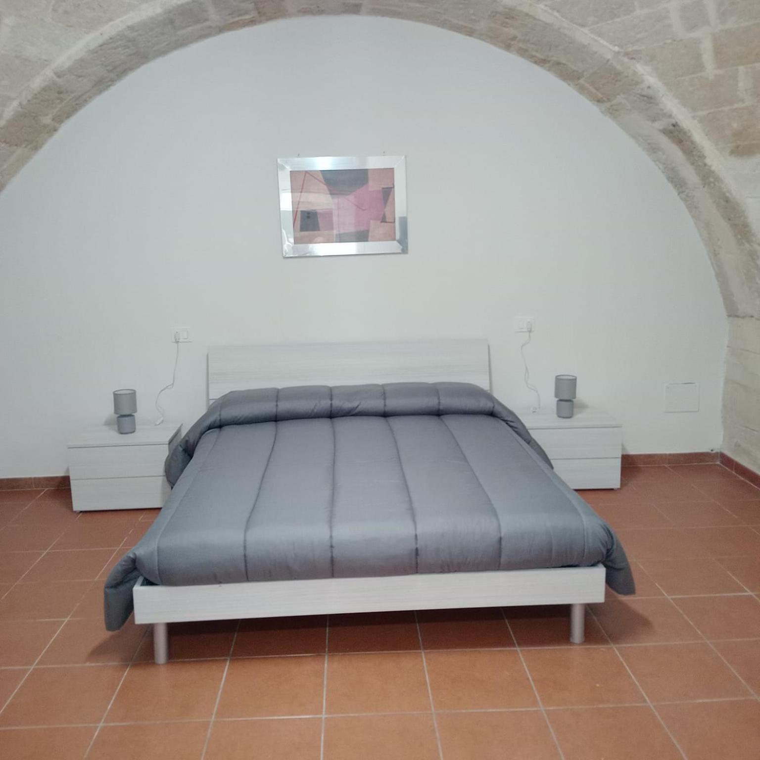 Casa Vacanza Nel Cuore Della Pietra Barletta Exterior photo