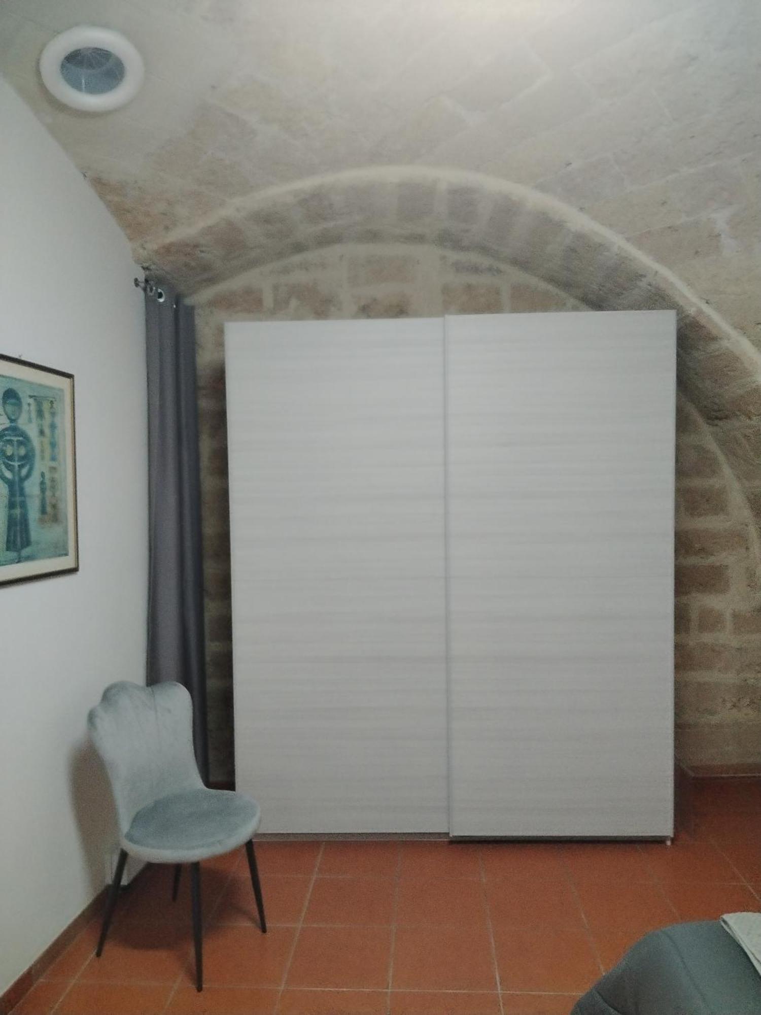 Casa Vacanza Nel Cuore Della Pietra Barletta Exterior photo