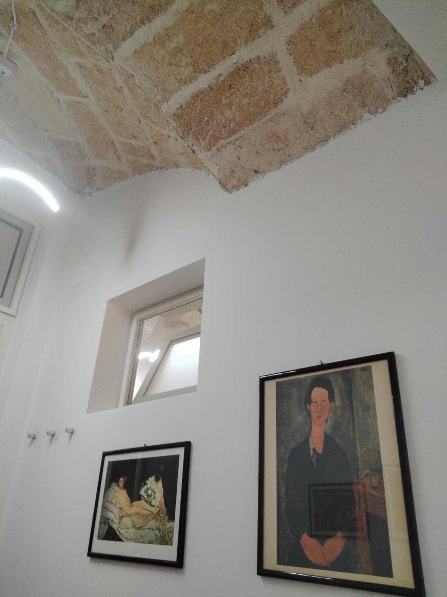 Casa Vacanza Nel Cuore Della Pietra Barletta Exterior photo